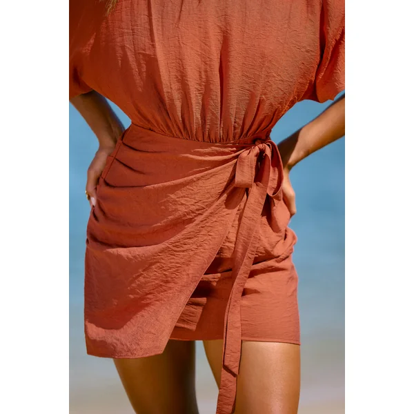 Robe courte orange à col rond