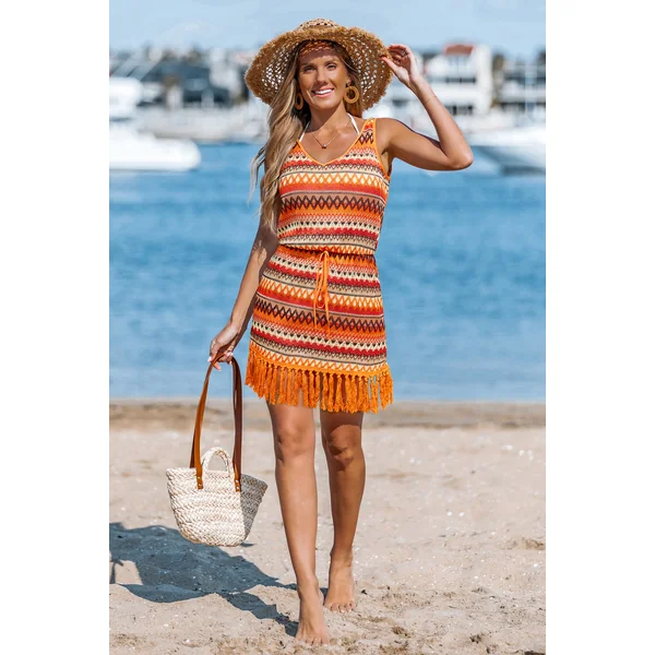 Robe courte orange à rayures col V