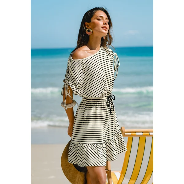 Robe courte rayée estivale