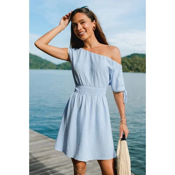 Robe courte rayée sans manches