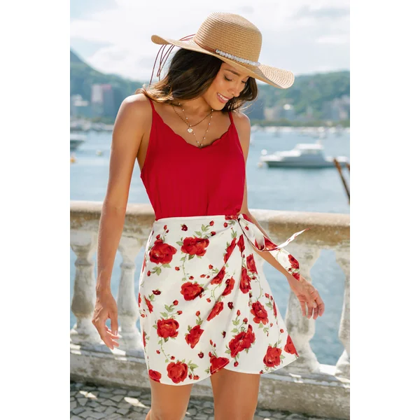 Robe courte rouge florale