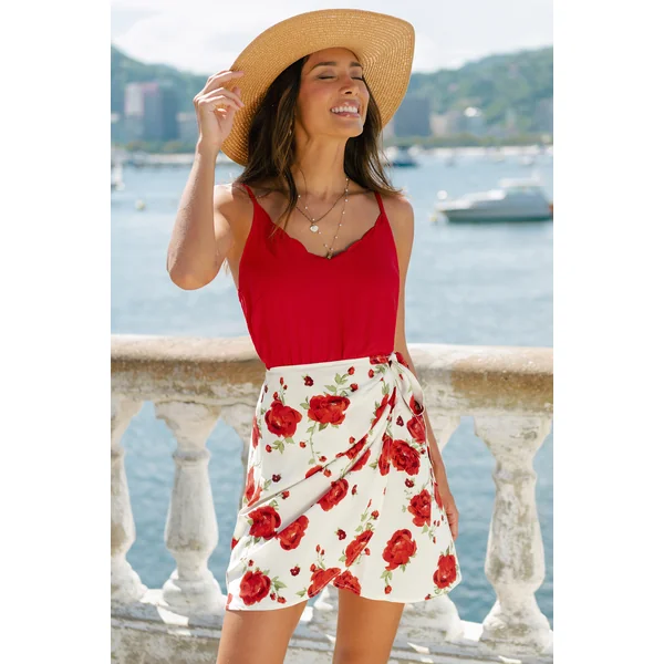 Robe courte rouge florale