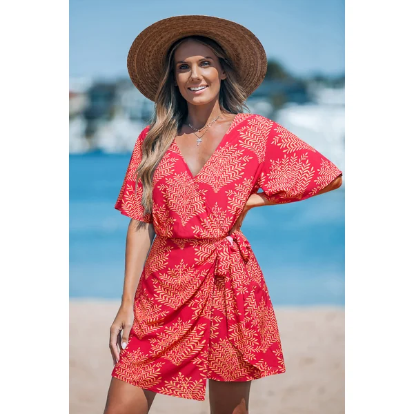 Robe courte rouge manches courtes