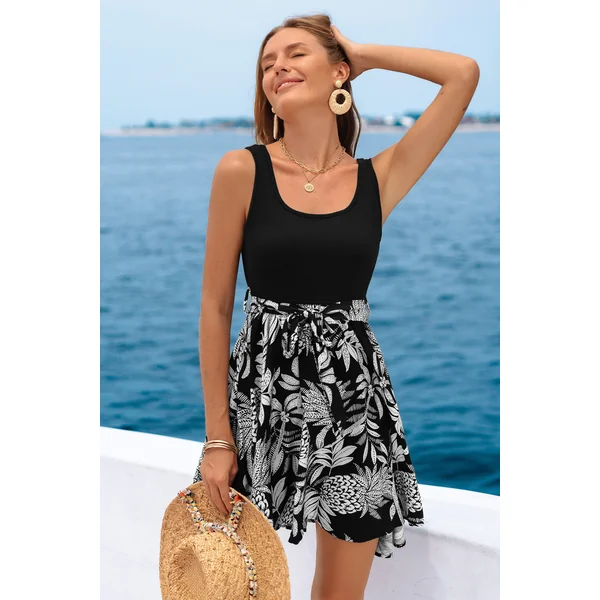 Robe courte tropicale tissée col carré sans manches