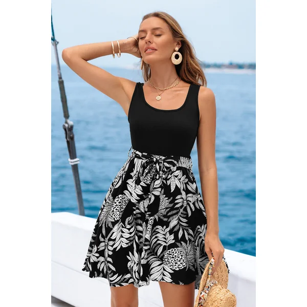 Robe courte tropicale tissée col carré sans manches