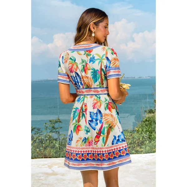 Robe courte tropicale à col en v manches courtes