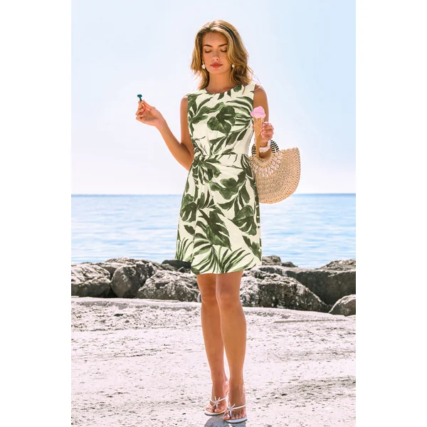 Robe courte tropicale à l’allure charmante