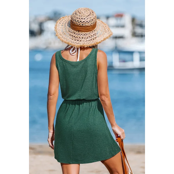 Robe courte verte à col scoop