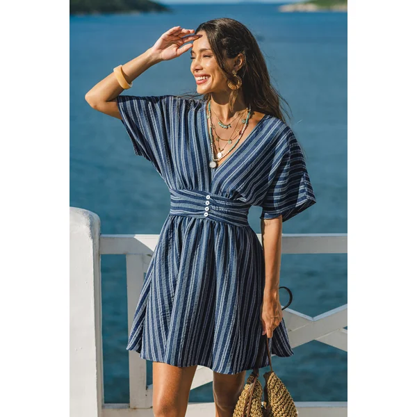 Robe courte à rayures à col V