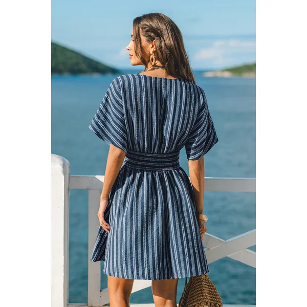 Robe courte à rayures à col V