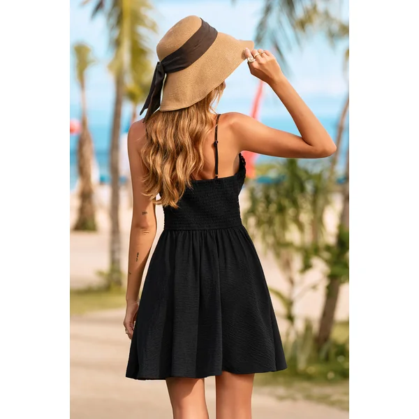 Robe de plage courte noire garniture en dentelle