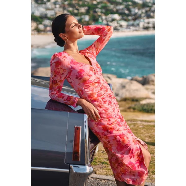 Robe florale manches longues