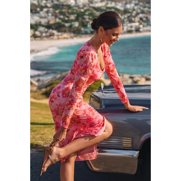 Robe florale manches longues