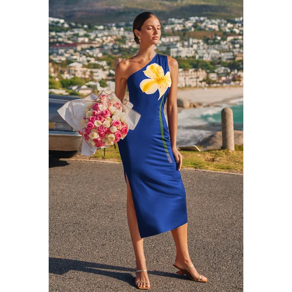 Robe longue asymétrique sans manches