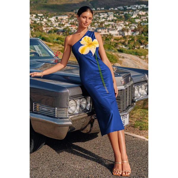 Robe longue asymétrique sans manches
