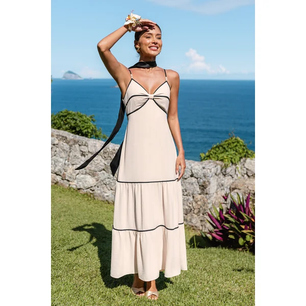 Robe longue beige col V sans manches