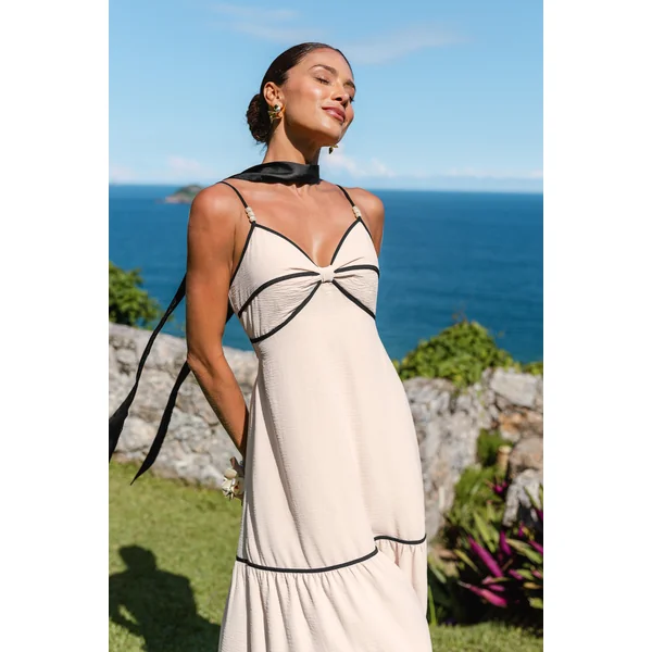 Robe longue beige col V sans manches