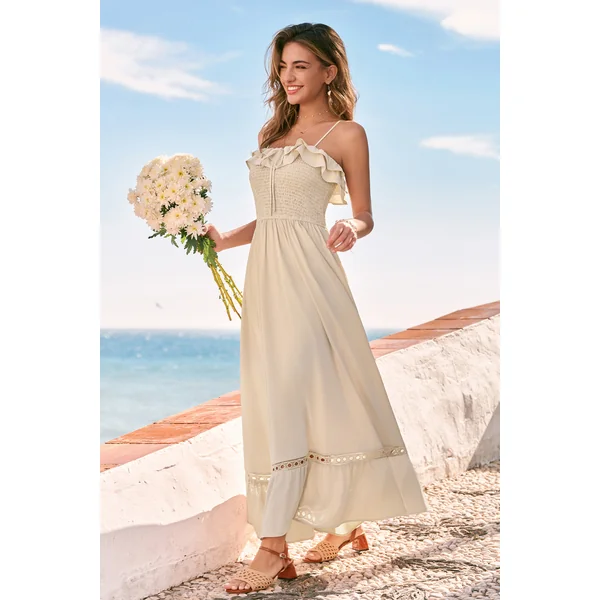 Robe longue beige smockée