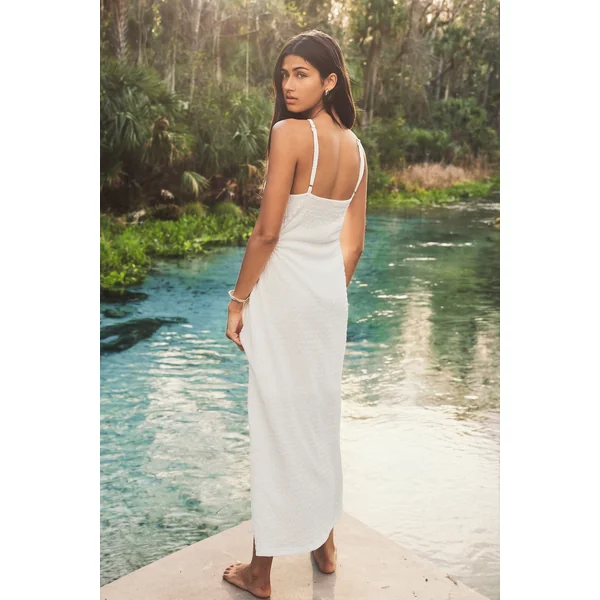 Robe longue blanche col haut