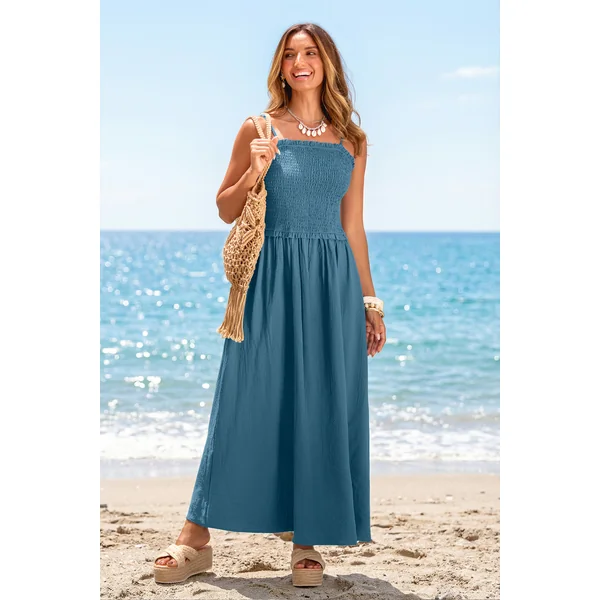 Robe longue bleue smockée