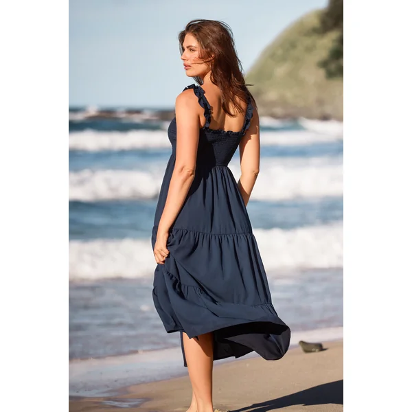 Robe longue bleue smockée sans manches