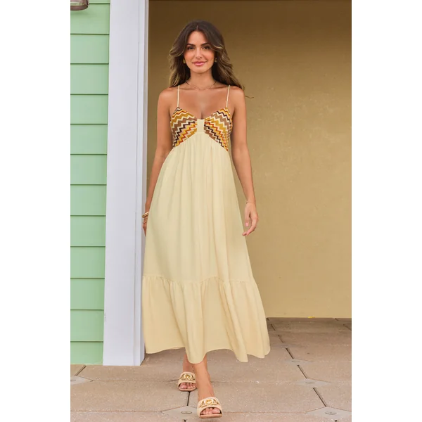 Robe longue chevron à l’élégance formelle