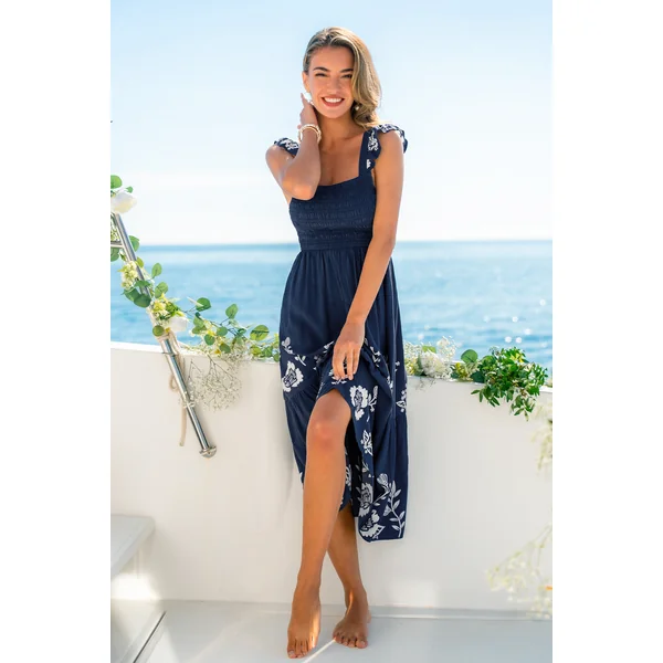 Robe longue fleurie buste smocké col carré
