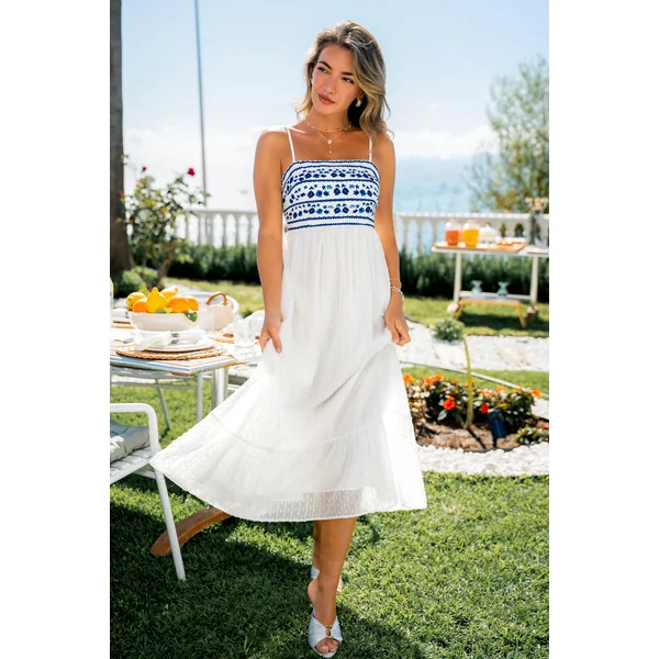 Robe longue fleurie idéale pour une soirée