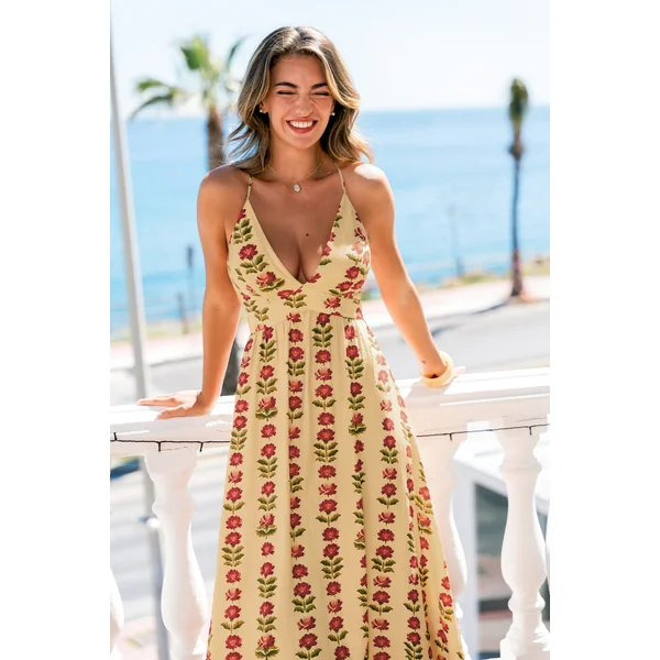 Robe longue fleurie à l’allure romantique