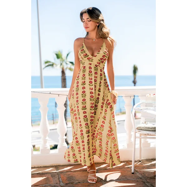 Robe longue fleurie à l’allure romantique