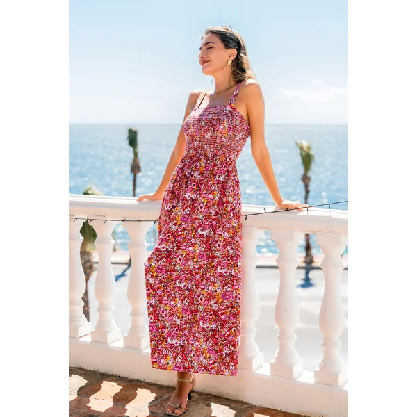 Robe longue fleurie à l’esprit printanier