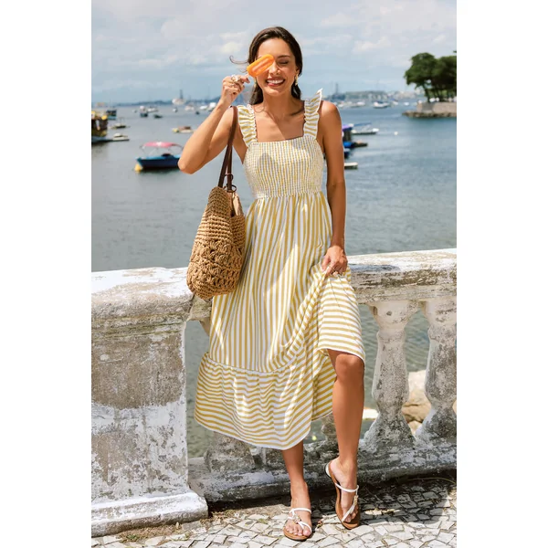 Robe longue jaune col carré