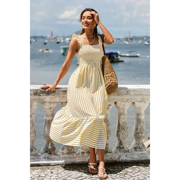 Robe longue jaune col carré