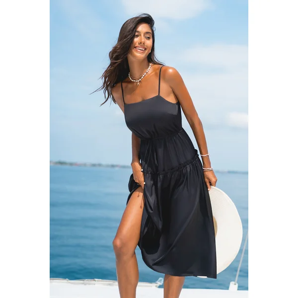 Robe longue noire épurée col carré