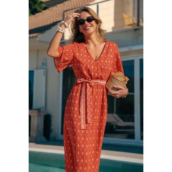 Robe longue ornée col surplis
