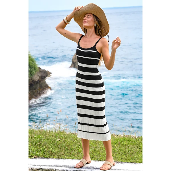Robe longue rayée silhouette allongée
