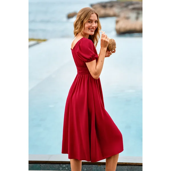 Robe longue rouge allure romantique