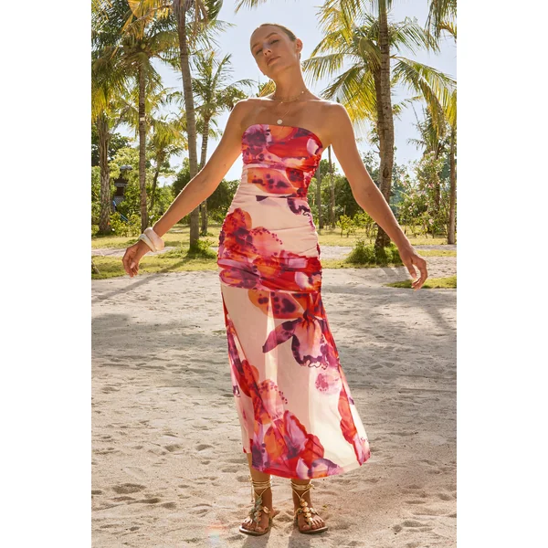 Robe longue ruchée florale col droit