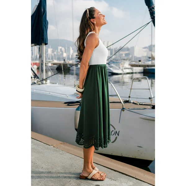 Robe midi bicolore au style élégant