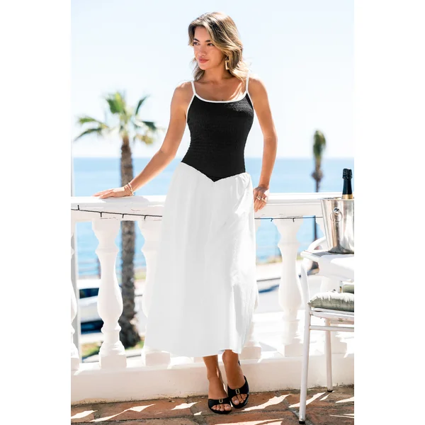 Robe midi bicolore à l’élégance douce
