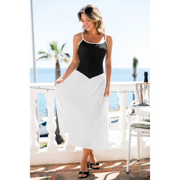 Robe midi bicolore à l’élégance douce