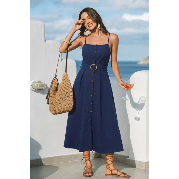 Robe midi bleue au style moderne et fluide
