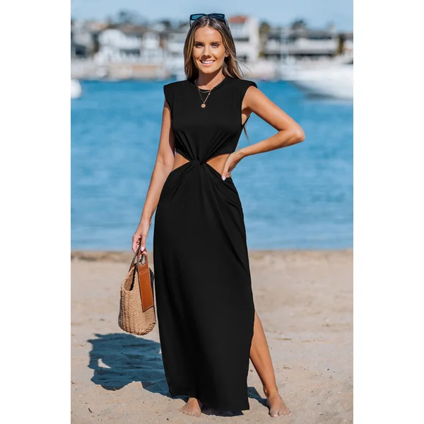 Robe noire avec col rond