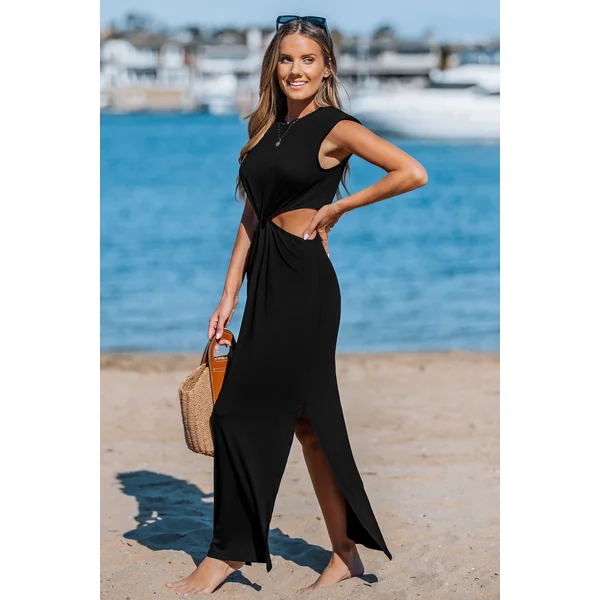 Robe noire avec col rond