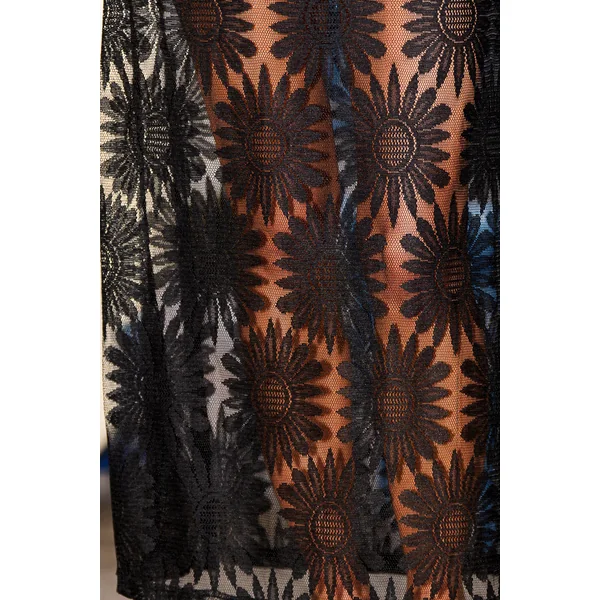 Robe noire empiècement transparent