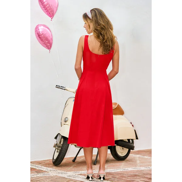 Robe rouge col carré sans manches