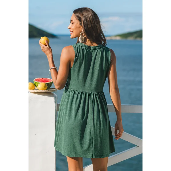 Robe verte col cranté sans manches