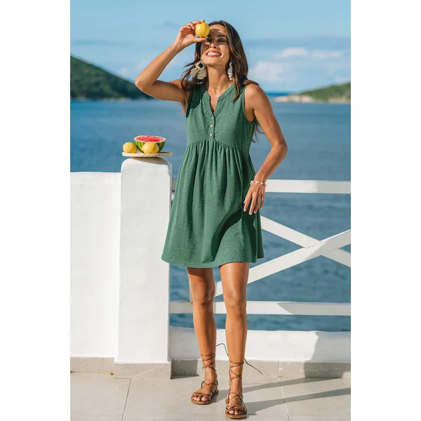 Robe verte col cranté sans manches