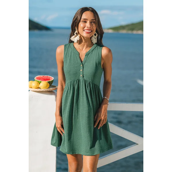 Robe verte col cranté sans manches