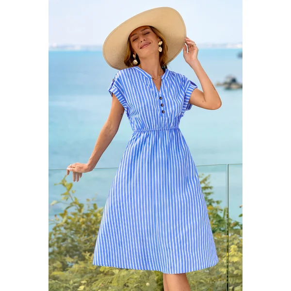 Robe à rayures à col fendu manches courtes longueur mi-longue